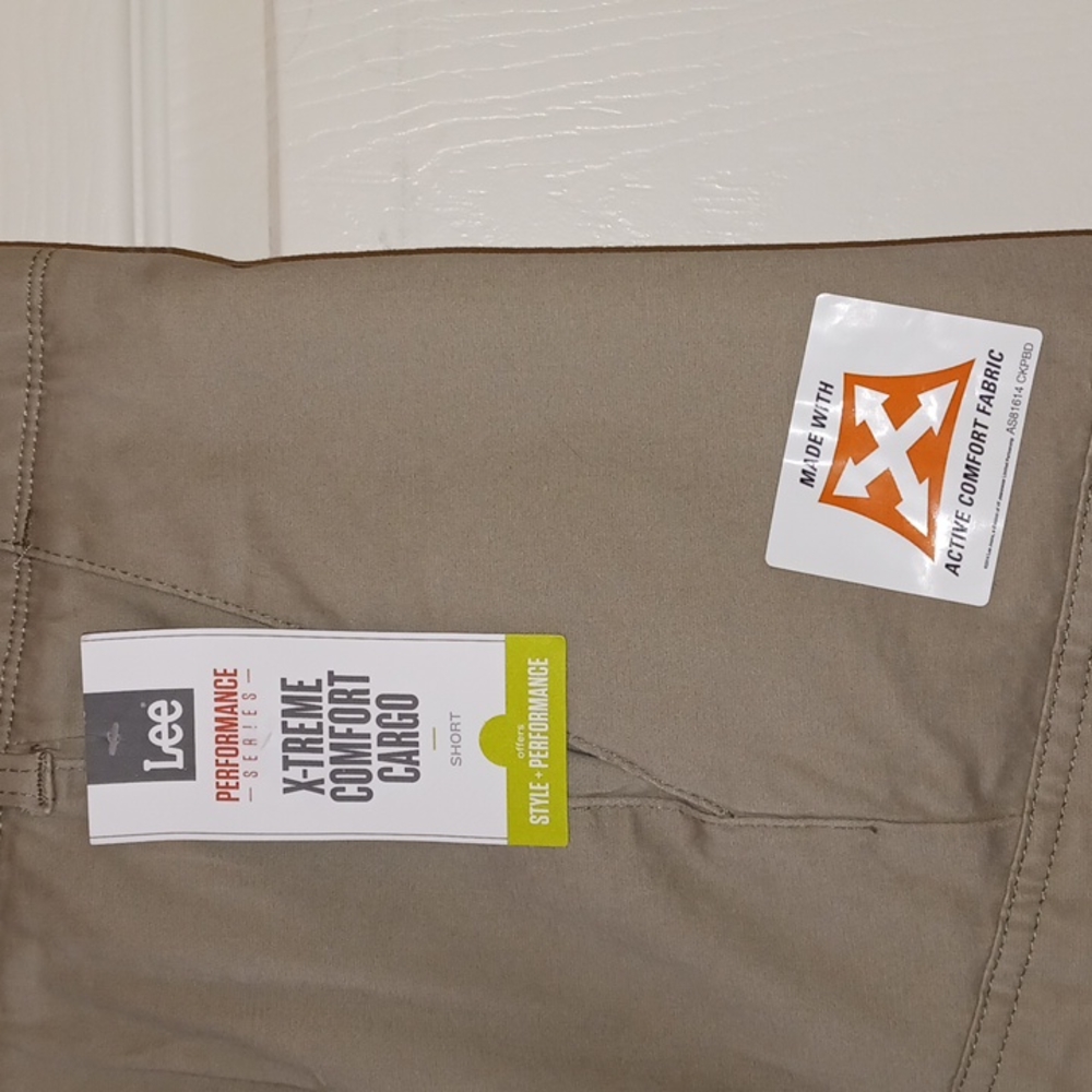 Men's Lee Performance Extreme Comfort cargo shorts. Size 50 Big and Tall. NWT - Picture 3 of 7